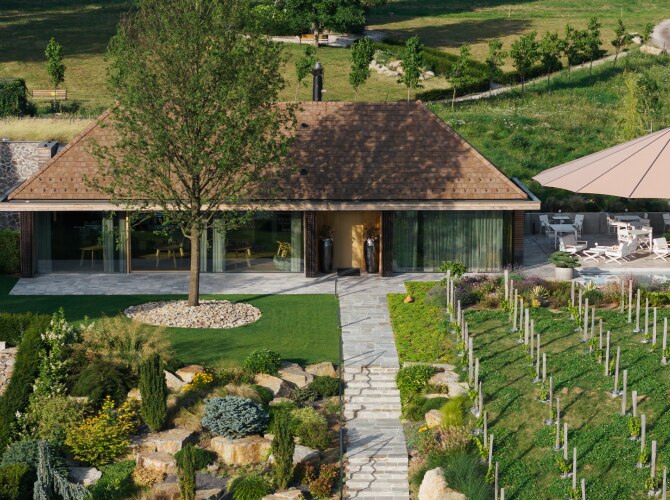 ECK_exterior_1980 x 1080 px.png